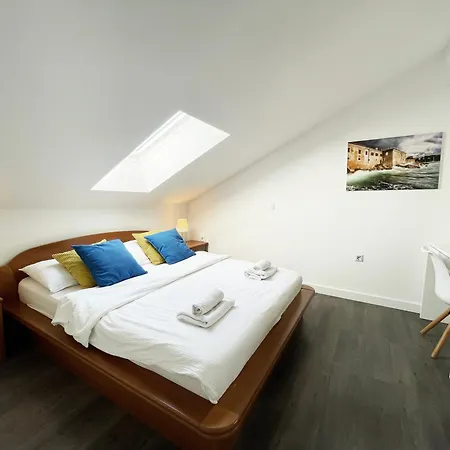 Family Monika - Sea View - Heated Pool *
