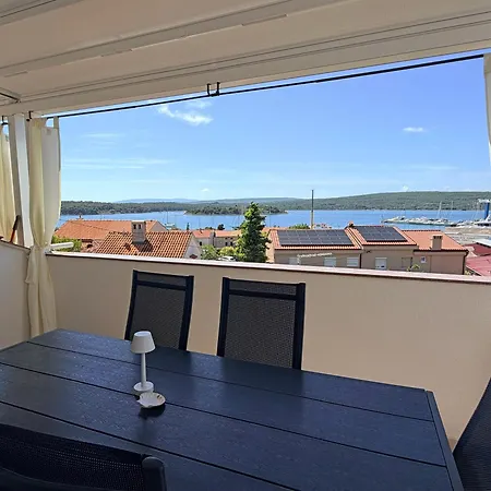 Family Monika - Sea View - Heated Pool Appartamento *