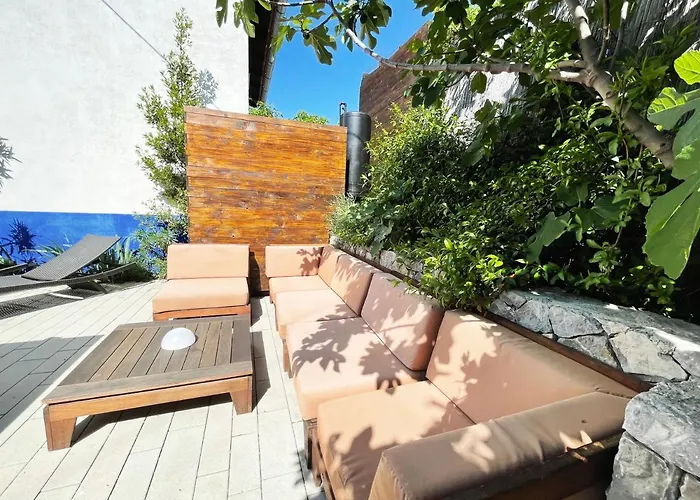 Monika & Breakfast Baskets 145 * 푸나트