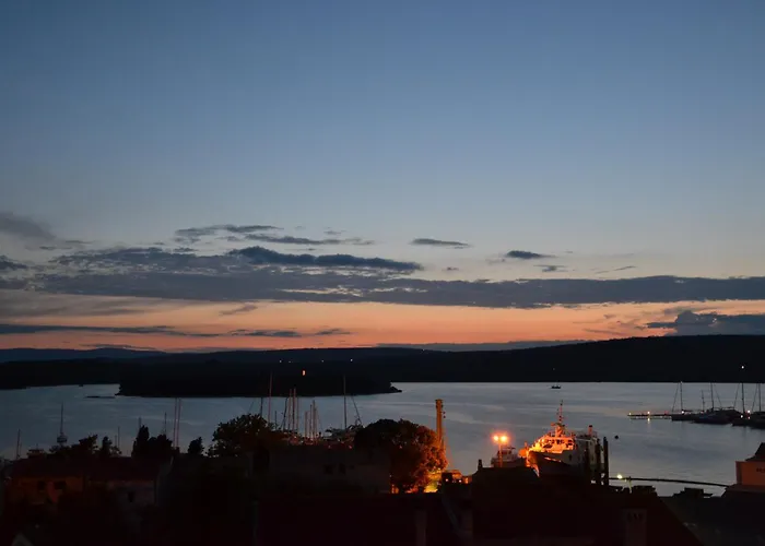 Monika & Breakfast Baskets 145 * 푸나트