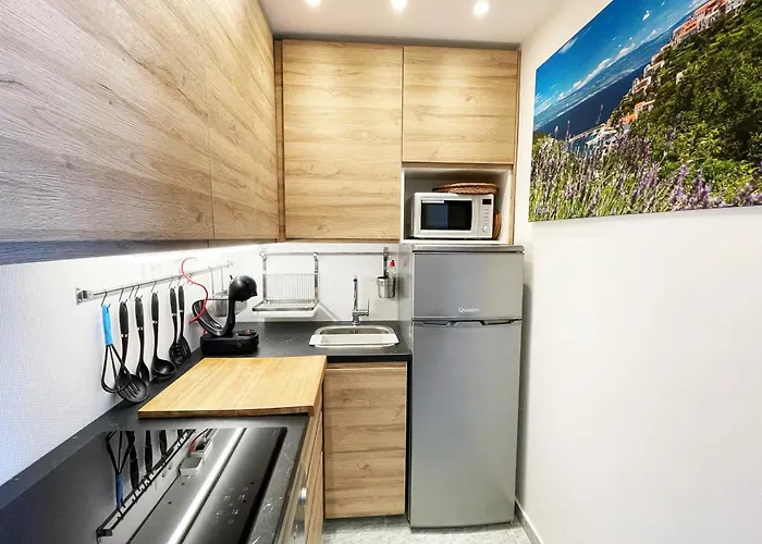 Monika & Breakfast Baskets 145 아파트