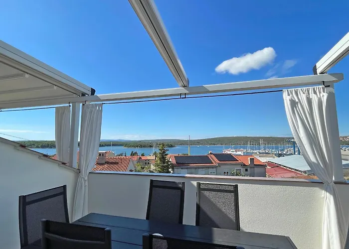 아파트 Monika & Breakfast Baskets 145 푸나트