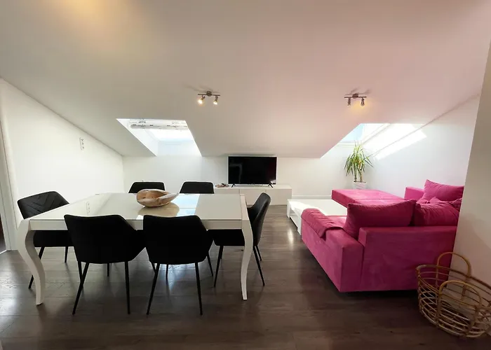 Monika & Breakfast Baskets 145 푸나트