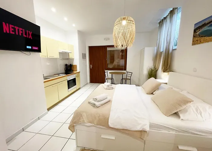 Monika & Breakfast Baskets 145