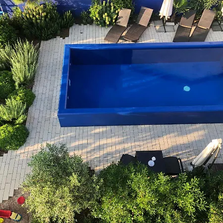 Family Apartments Monika - Sea View - Heated Pool Пунат