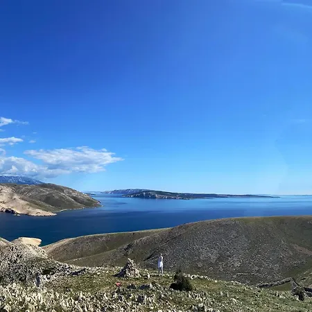 Monika & Breakfast Baskets 145 *