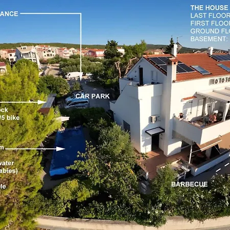 Family Monika - Sea View - Heated Pool *