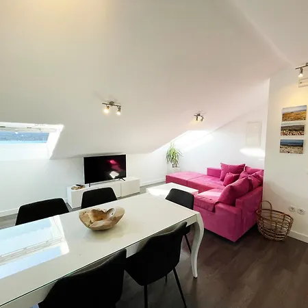 Family Monika - Sea View - Heated Pool Apartmán Punat