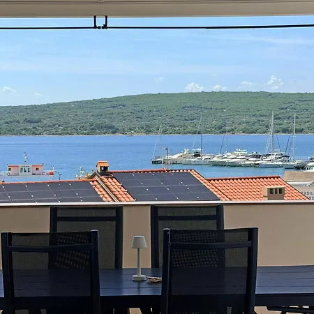 Family Apartments Monika - Sea View - Heated Pool * Пунат