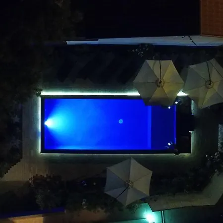 Monika & Breakfast Baskets 145 *