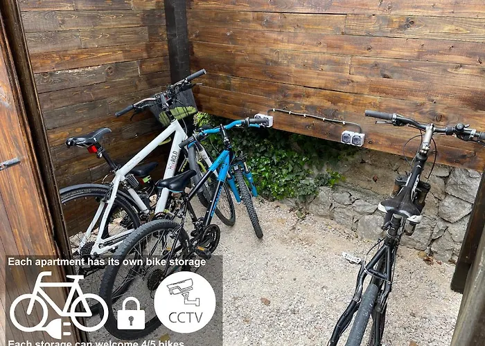 Monika & Breakfast Baskets 145 * Punat