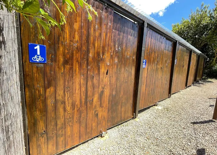 Monika & Breakfast Baskets 145