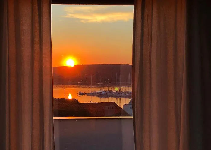 Monika & Breakfast Baskets 145 * Punat