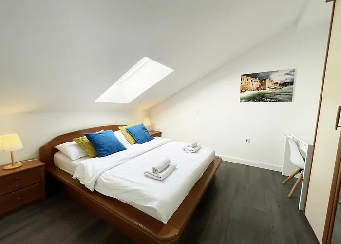 Monika & Breakfast Baskets 145 *