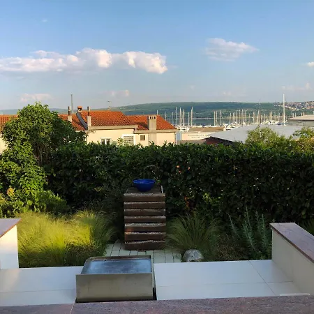 Family Apartments Monika - Sea View - Heated Pool Apartment