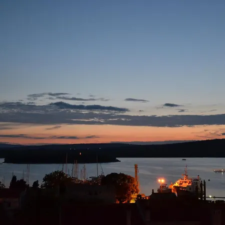 Family Apartments Monika - Sea View - Heated Pool * Punat