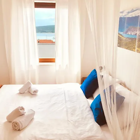 Family Apartments Monika - Sea View - Heated Pool Apartment