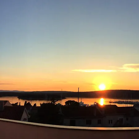 Apartment Family Apartments Monika - Sea View - Heated Pool *