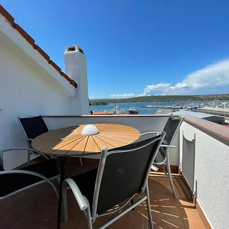 Family Apartments Monika - Sea View - Heated Pool Punat
