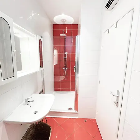 Family Apartments Monika - Sea View - Heated Pool Apartment *