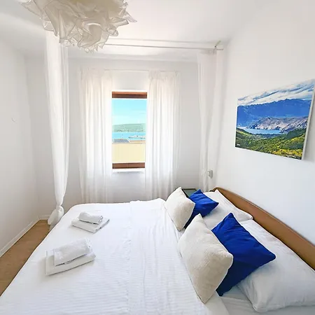 Apartment Family Apartments Monika - Sea View - Heated Pool Punat
