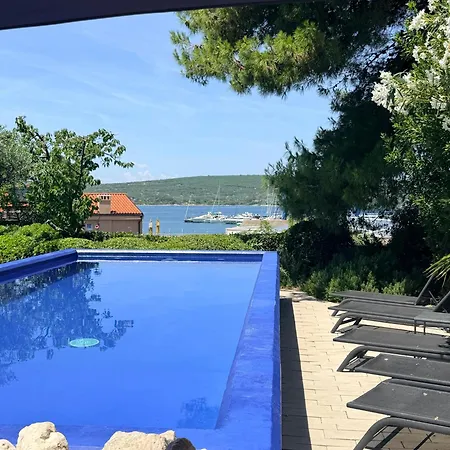 Family Apartments Monika - Sea View - Heated Pool Punat